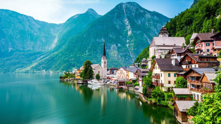 HallStatt là thị trấn nhỏ nằm giữa thiên nhiên hùng vĩ